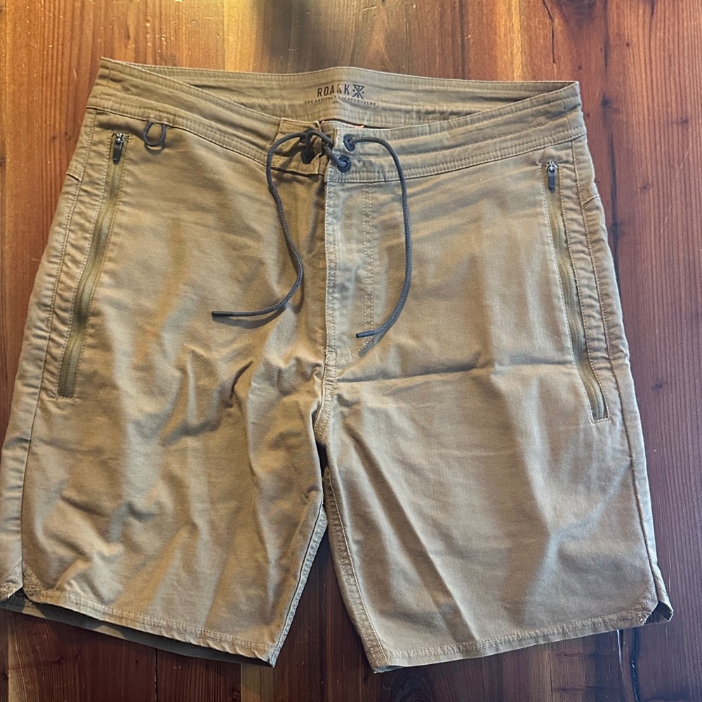 Roark Men's Casual Tan Athletic Shorts